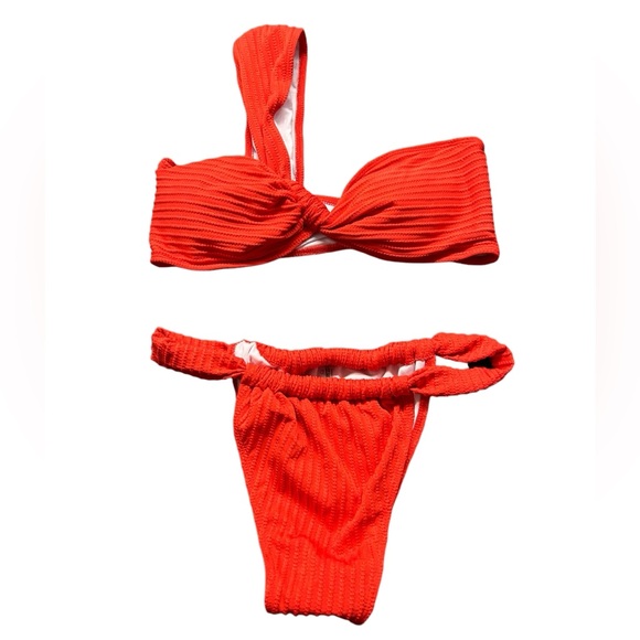 ZAFUL women’s red ribbed one shoulder bikini set size Medium NWT - Picture 2 of 7